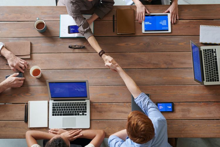 equipo celonis trabajando